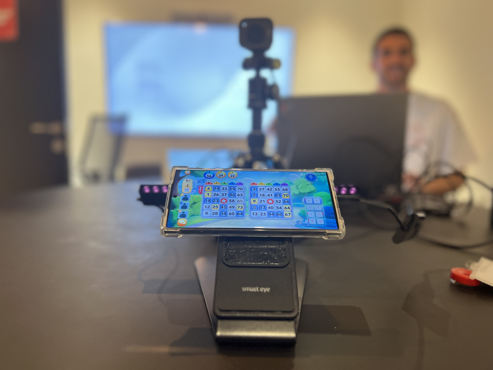 Usability test with a Smart Eye tracker on a live game build